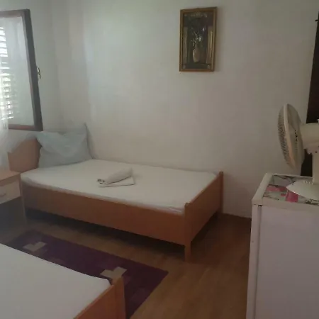 Alisa Guest house