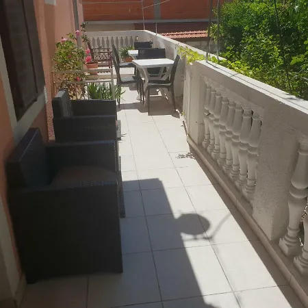 Guest house Alisa Hvar Town